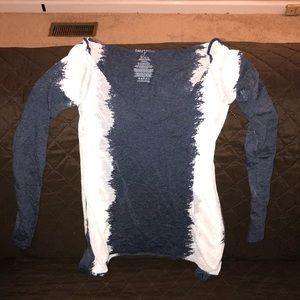 Long sleeve light shirt